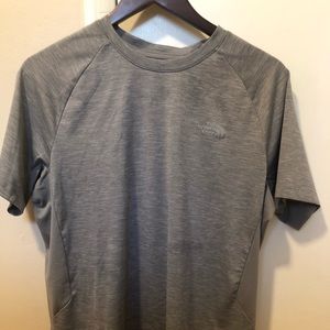 North face Men’s workout Shirt Sz Med